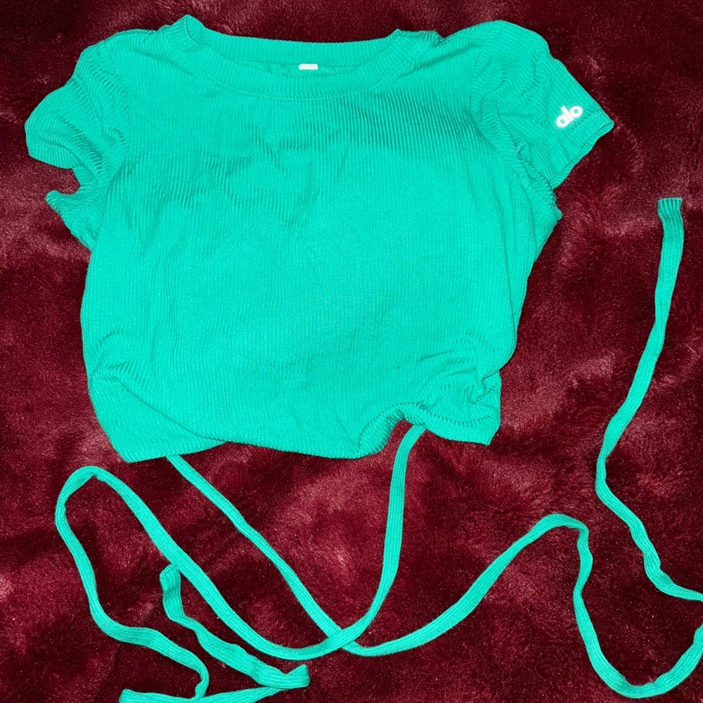 ALO wrap around crop T-Shirt